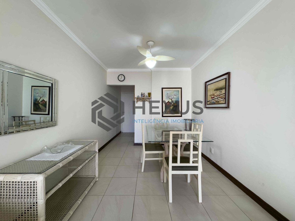 Foto 6 de Apartamento com varanda e vista livre a uma quadra da Praia das Pitangueiras de 2 quartos com 1 vaga, Guarujá-SP