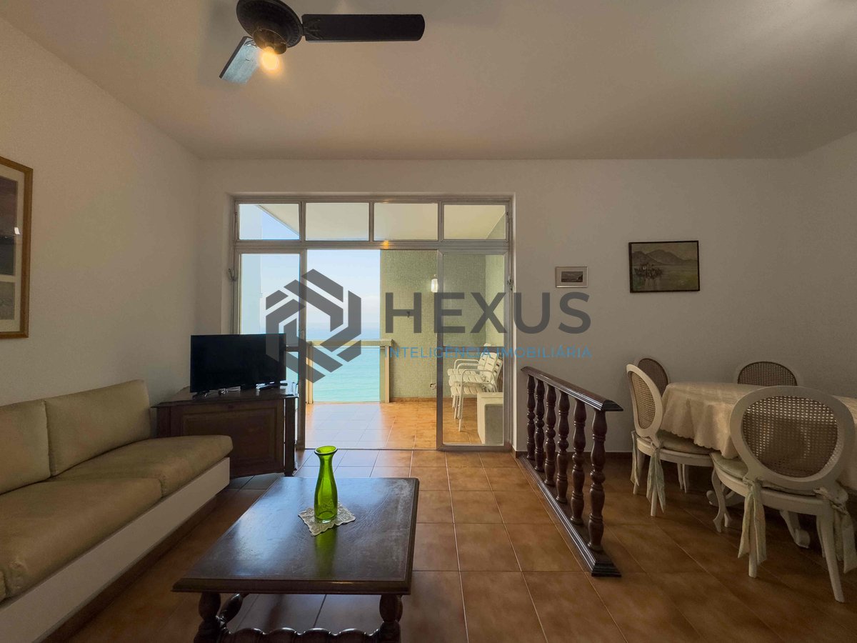 Foto 2 de Apartamento frente mar com varanda e vista mar na Praia das Pitangueiras, Guaruja