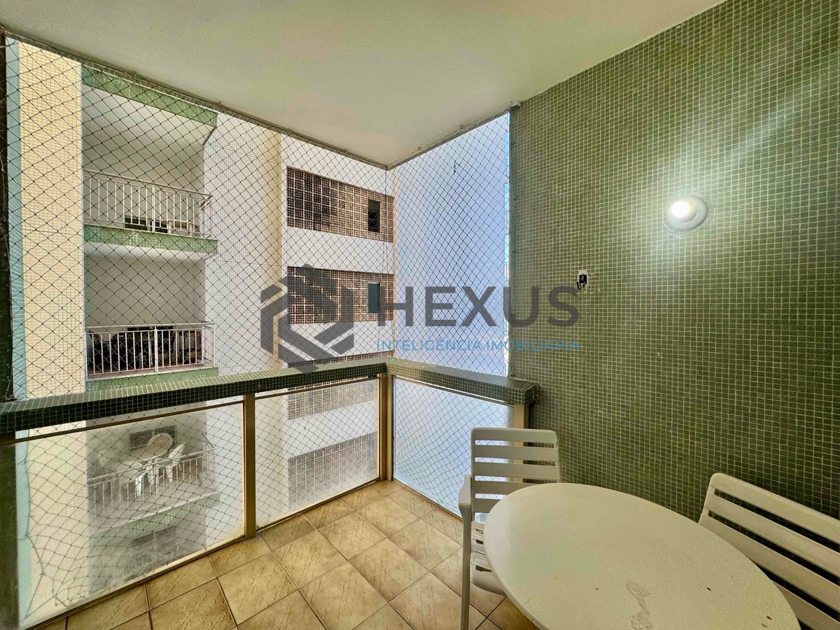 Foto 8 de Apartamento frente mar com varanda e vista mar na Praia das Pitangueiras, Guaruja