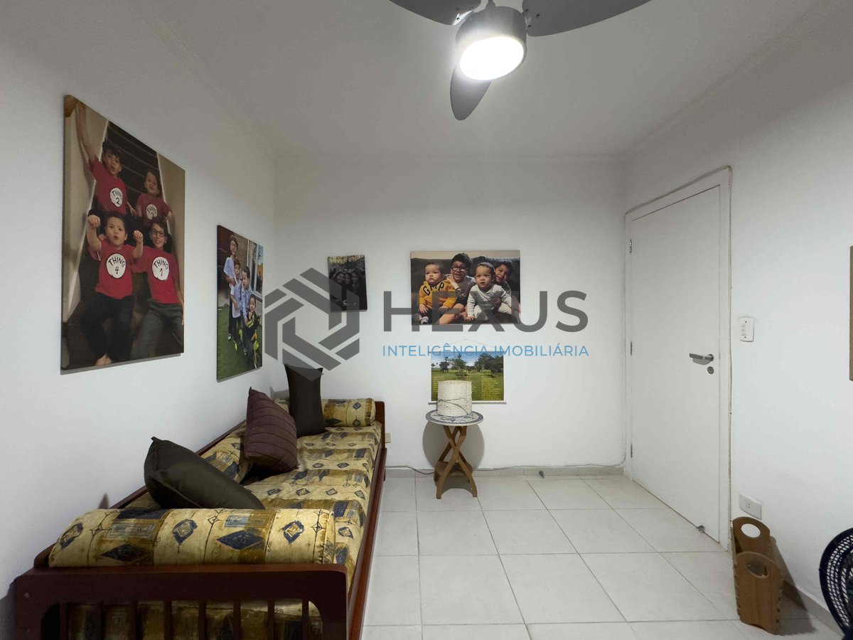 Foto 17 de Apartamento com varanda e vista mar na quadra-mar da Praia das Pitangueiras de 2 quartos (1 suíte) com 1 vaga, Guarujá-SP.