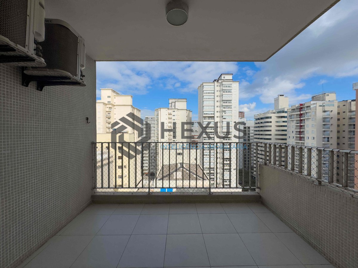 Foto 7 de Apartamento com varanda e vista mar na quadra-mar da Praia das Pitangueiras de 2 quartos (1 suíte) com 1 vaga, Guarujá-SP.