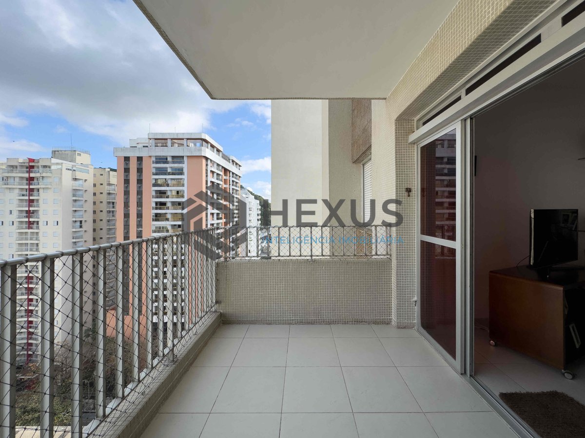 Foto 8 de Apartamento com varanda e vista mar na quadra-mar da Praia das Pitangueiras de 2 quartos (1 suíte) com 1 vaga, Guarujá-SP.