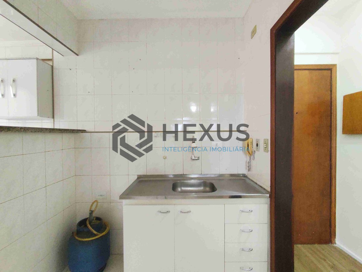 Foto 15 de Apartamento com varanda e lazer a 2 quadras da Praia das Astúrias, Guarujá