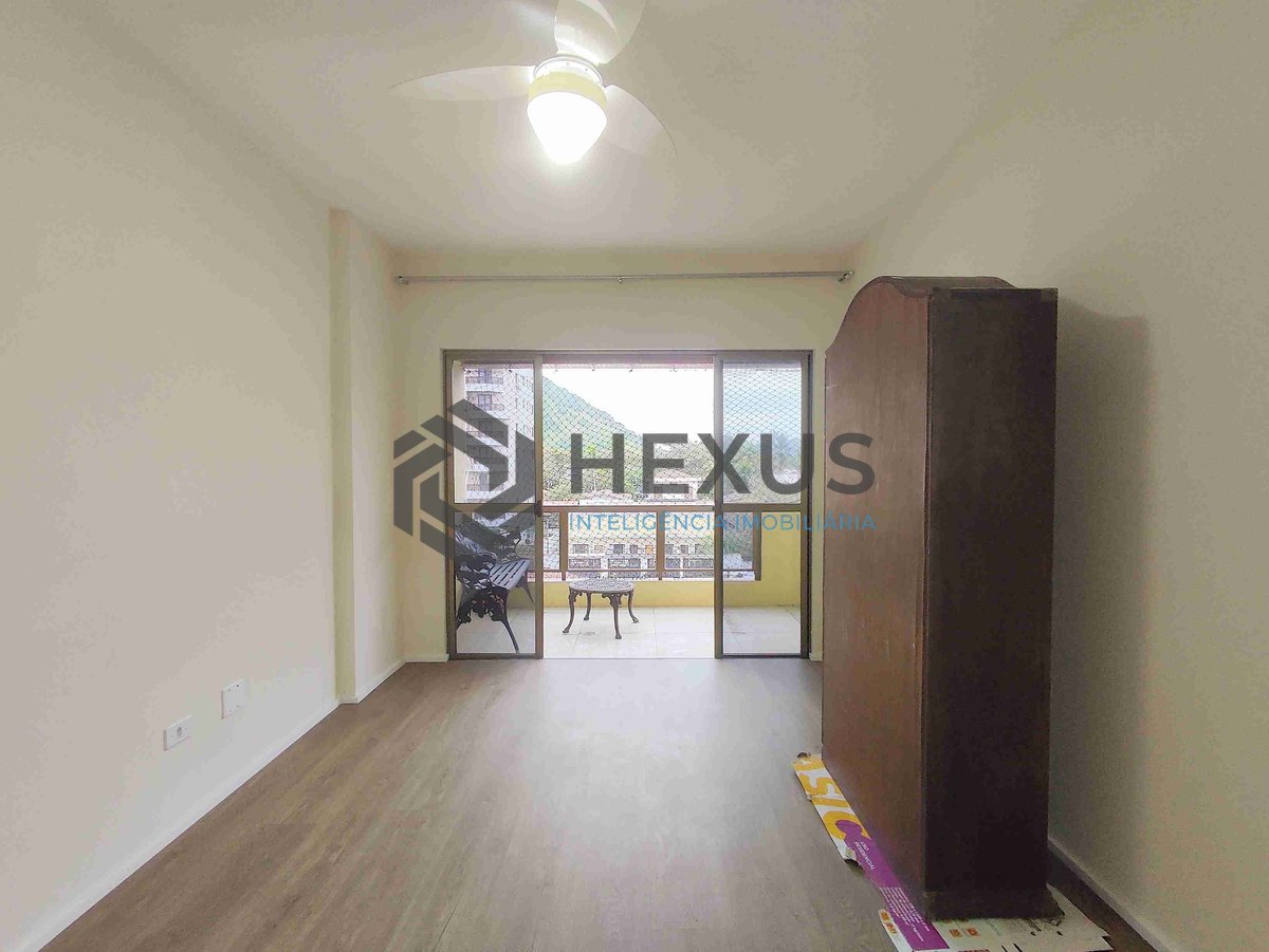 Foto 8 de Apartamento com varanda e lazer a 2 quadras da Praia das Astúrias, Guarujá