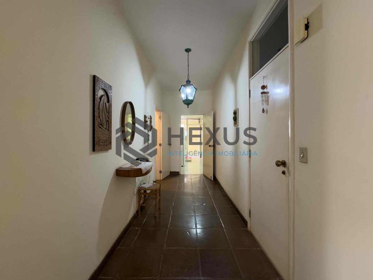 Foto 12 de Apartamento com varanda e vista mar na quadra mar da Praia das Pitangueiras, Guaruja