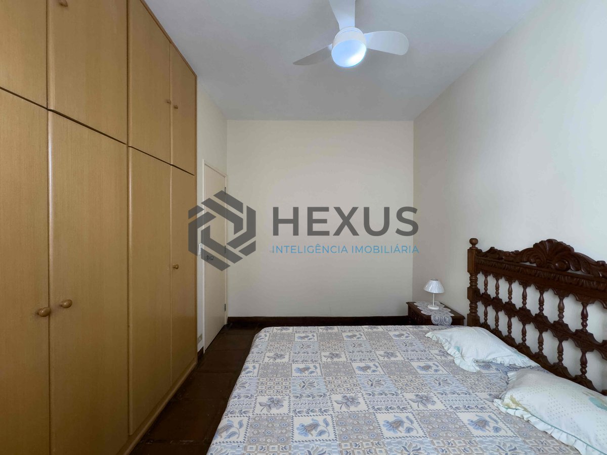 Foto 16 de Apartamento com varanda e vista mar na quadra mar da Praia das Pitangueiras, Guaruja