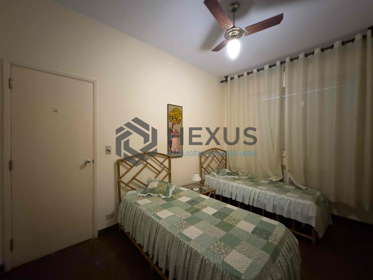 Foto 18 de Apartamento com varanda e vista mar na quadra mar da Praia das Pitangueiras, Guaruja