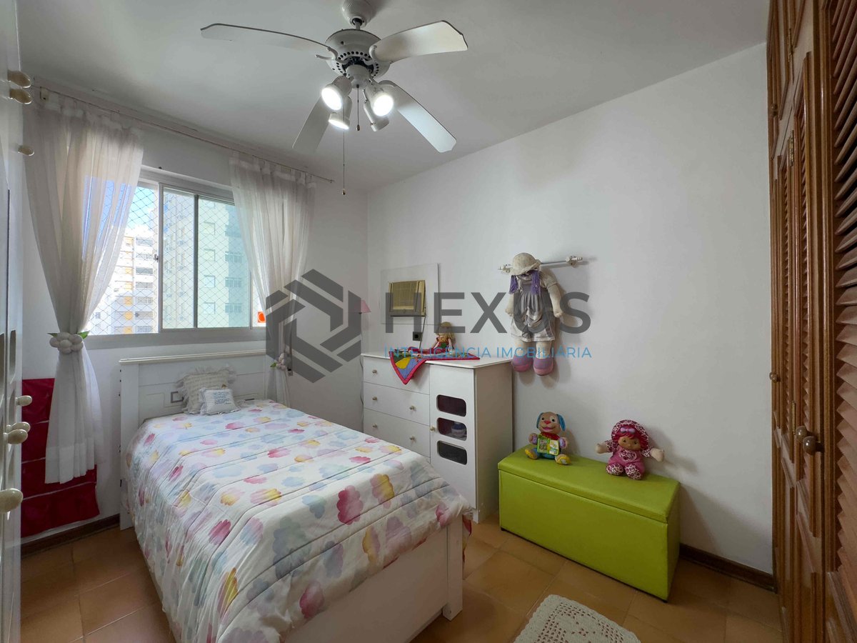 Foto 12 de Apartamento com varanda e vista livre na beira mar da Praia das Pitangueiras, Guaruja