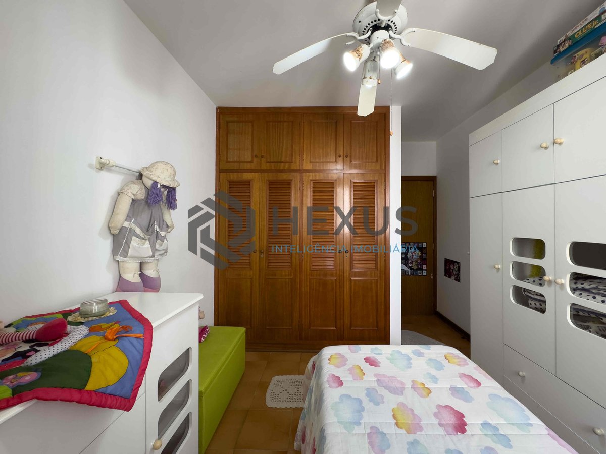 Foto 14 de Apartamento com varanda e vista livre na beira mar da Praia das Pitangueiras, Guaruja