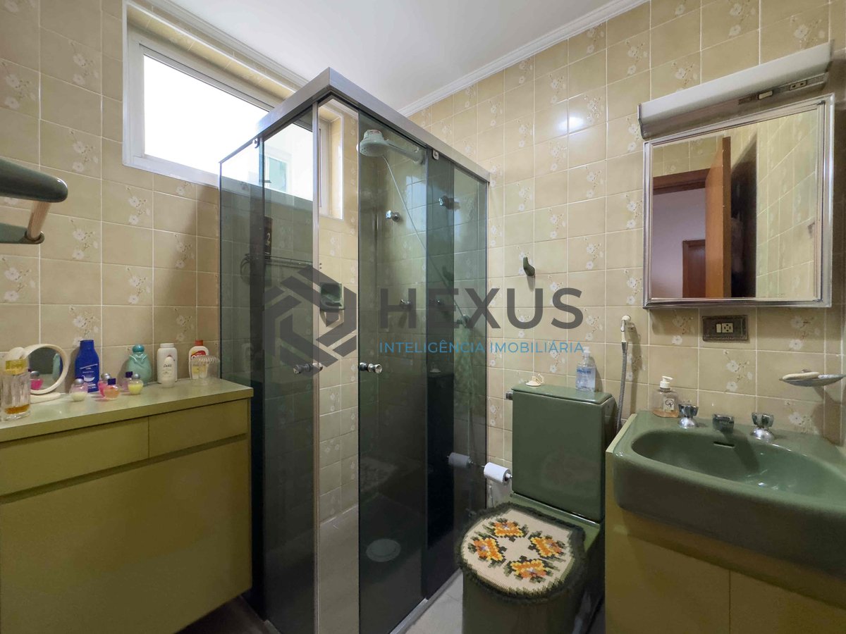 Foto 18 de Apartamento com varanda e vista livre na beira mar da Praia das Pitangueiras, Guaruja
