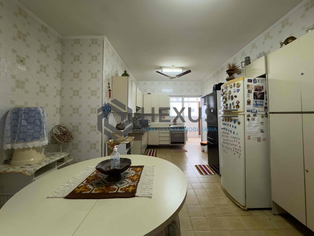 Foto 21 de Apartamento com varanda e vista livre na beira mar da Praia das Pitangueiras, Guaruja