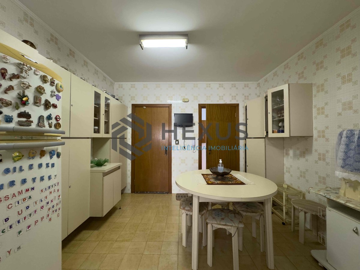Foto 22 de Apartamento com varanda e vista livre na beira mar da Praia das Pitangueiras, Guaruja