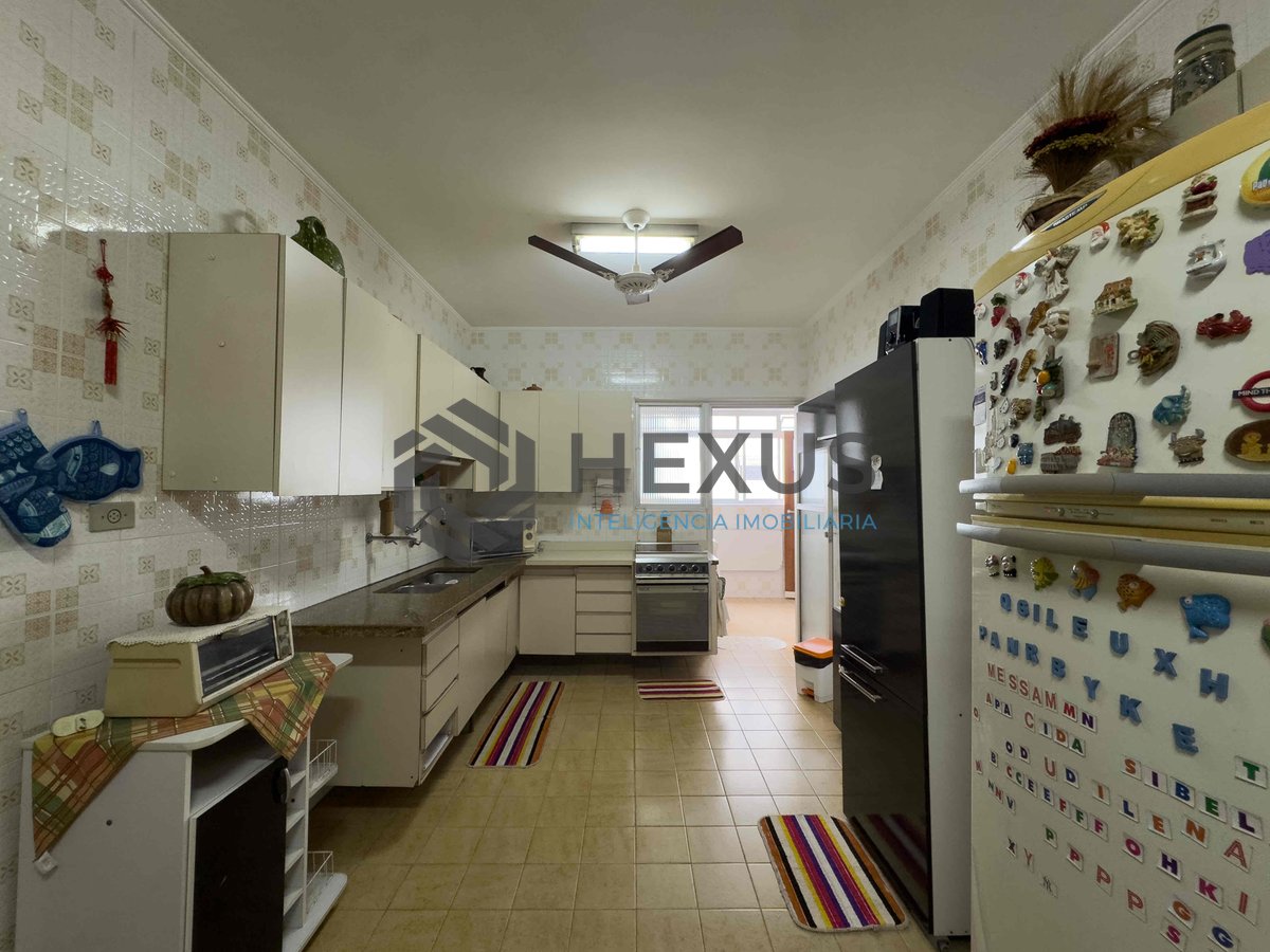 Foto 23 de Apartamento com varanda e vista livre na beira mar da Praia das Pitangueiras, Guaruja