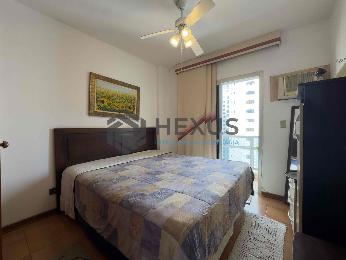 Foto 9 de Apartamento com varanda e vista livre na beira mar da Praia das Pitangueiras, Guaruja
