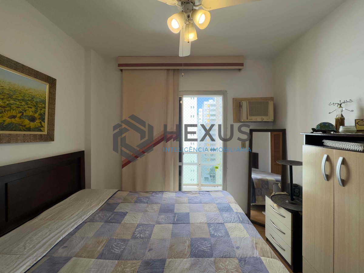 Foto 10 de Apartamento com varanda e vista livre na beira mar da Praia das Pitangueiras, Guaruja
