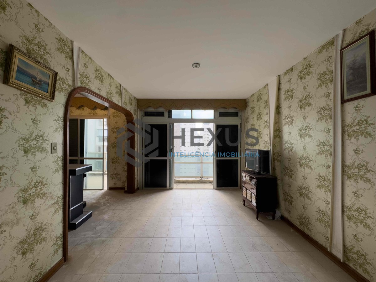 Foto 5 de Apartamento com varanda e vista mar na quadra mar da Praia das Pitangueiras, Guaruja