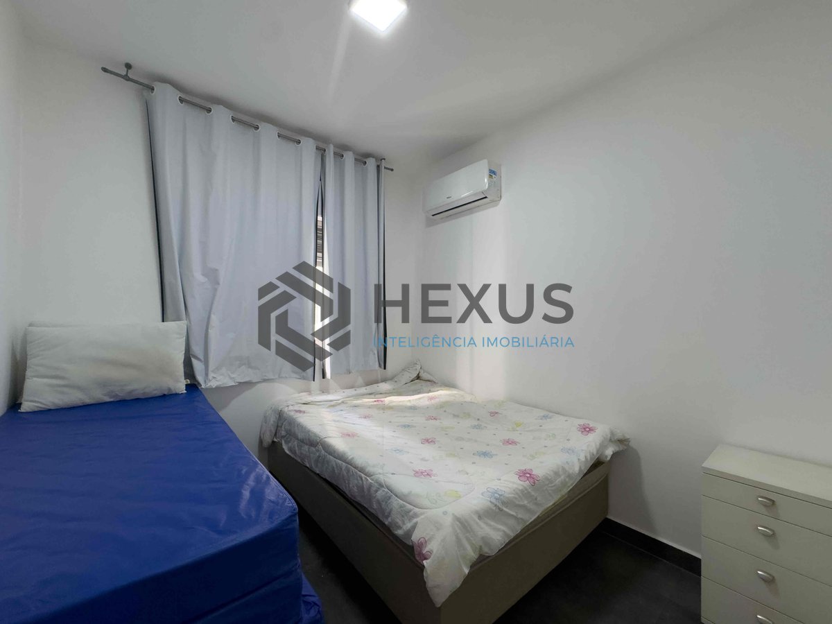 Foto 12 de Apartamento com varanda, reformado, vista mar, uma quadra da Praia das Pitangueiras - 2 Quartos, 1 Vaga, Guarujá-SP | Hexus Inteligência Imobiliária