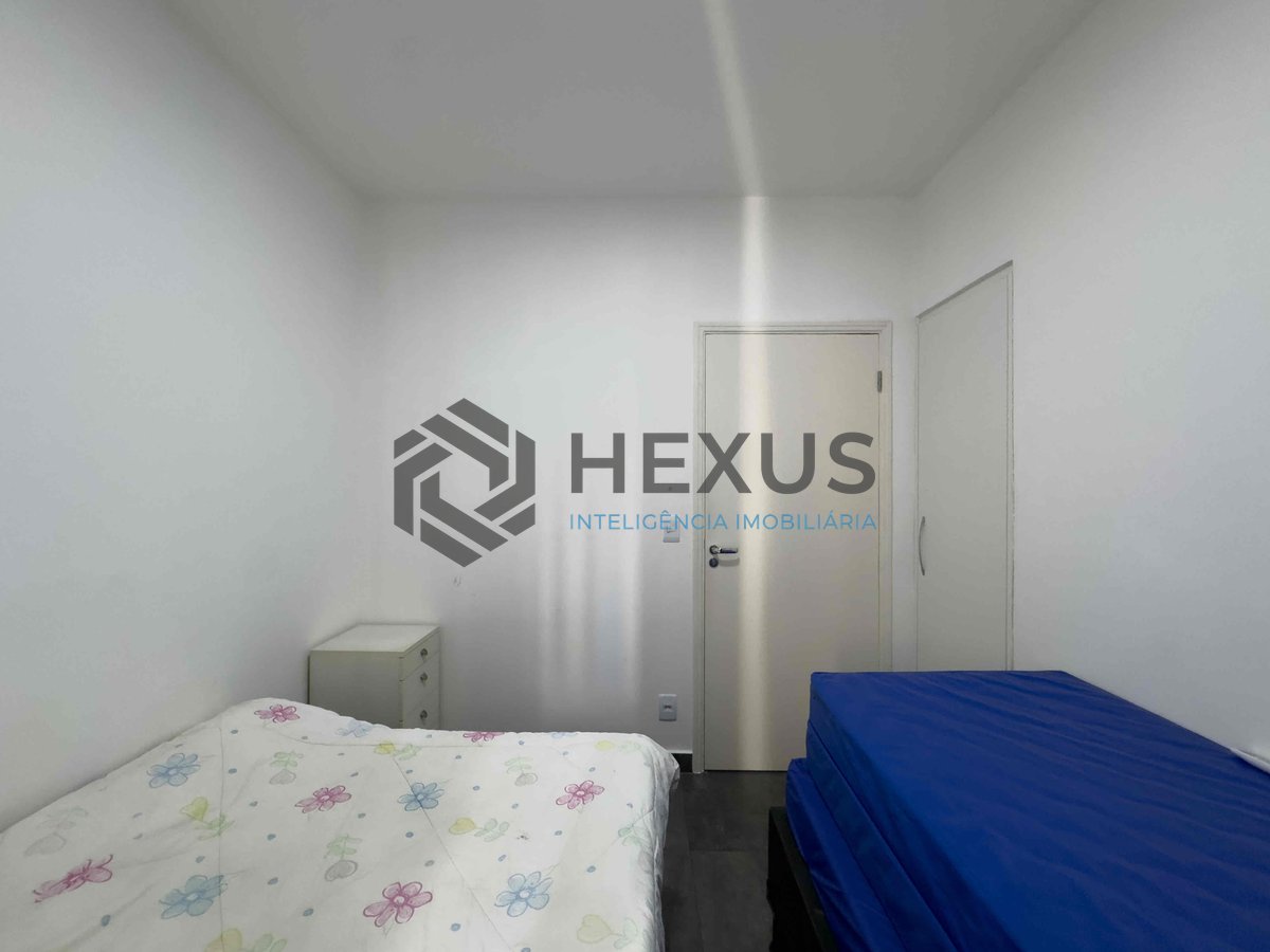 Foto 14 de Apartamento com varanda, reformado, vista mar, uma quadra da Praia das Pitangueiras - 2 Quartos, 1 Vaga, Guarujá-SP | Hexus Inteligência Imobiliária