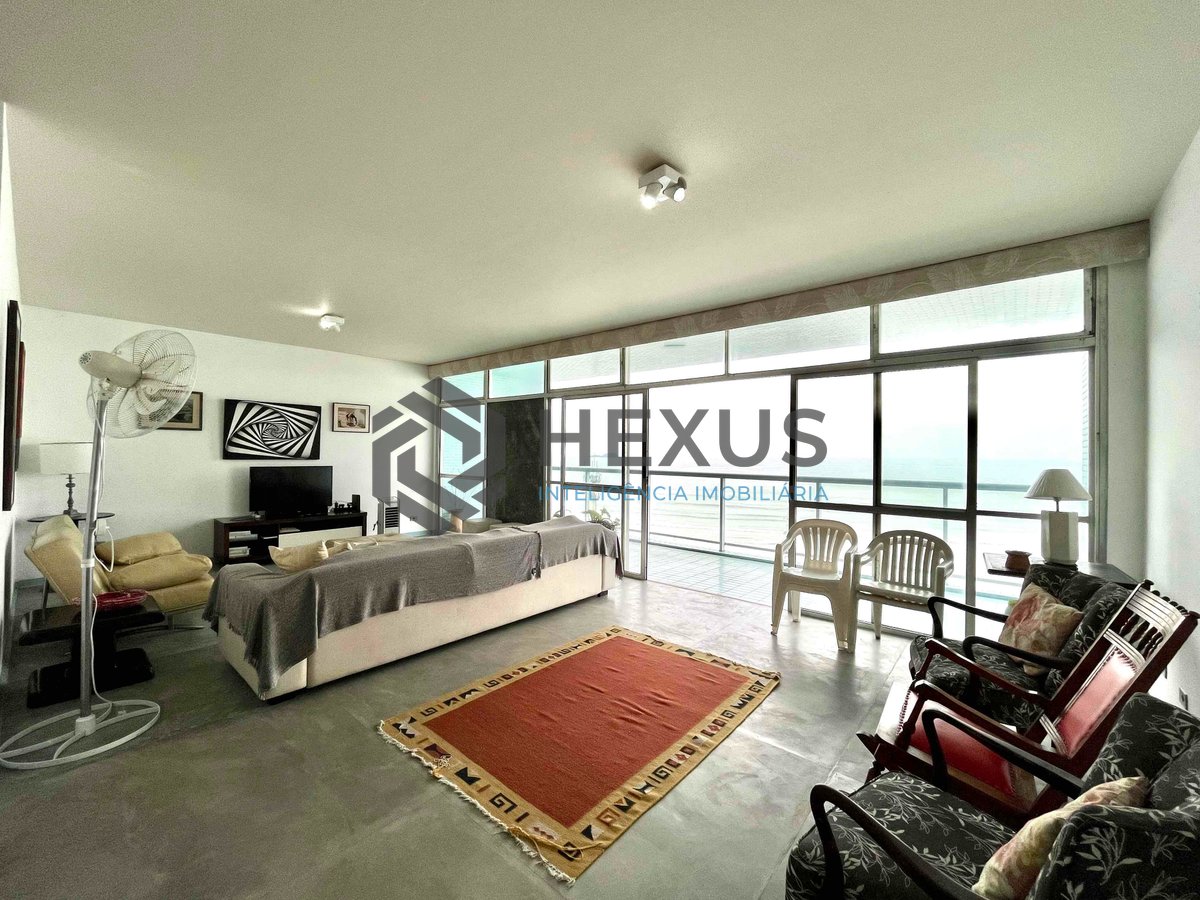 Foto 3 de Apartamento frente mar com varanda vista mar na Praia das Pitangueiras, Guaruja
