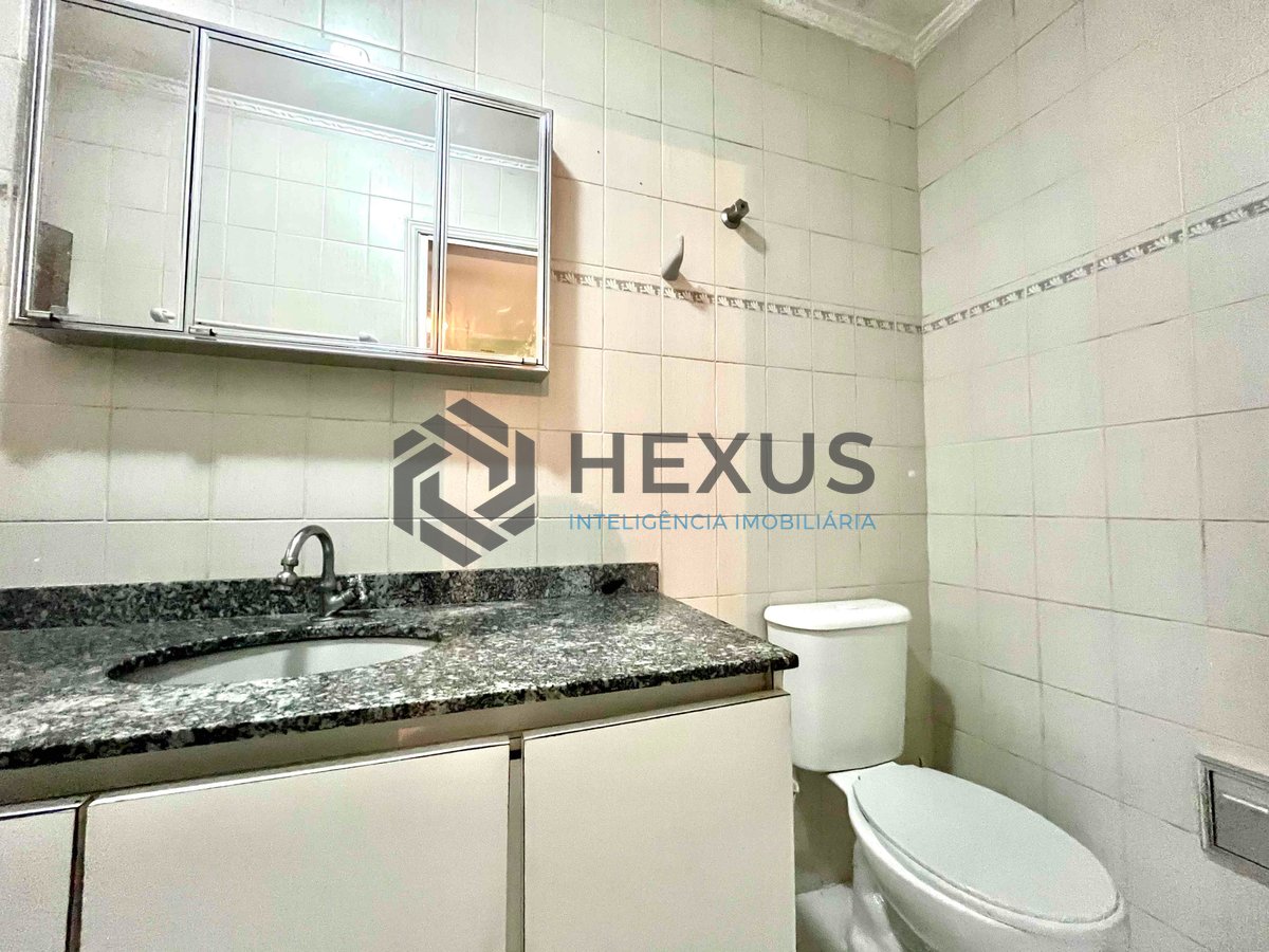 Foto 13 de Apartamento com varanda e vista livre na Praia do Tombo, Guaruja | Hexus