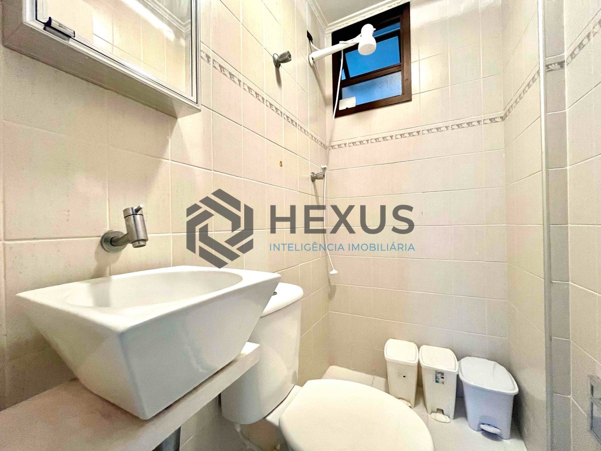 Foto 21 de Apartamento com varanda e vista livre na Praia do Tombo, Guaruja | Hexus