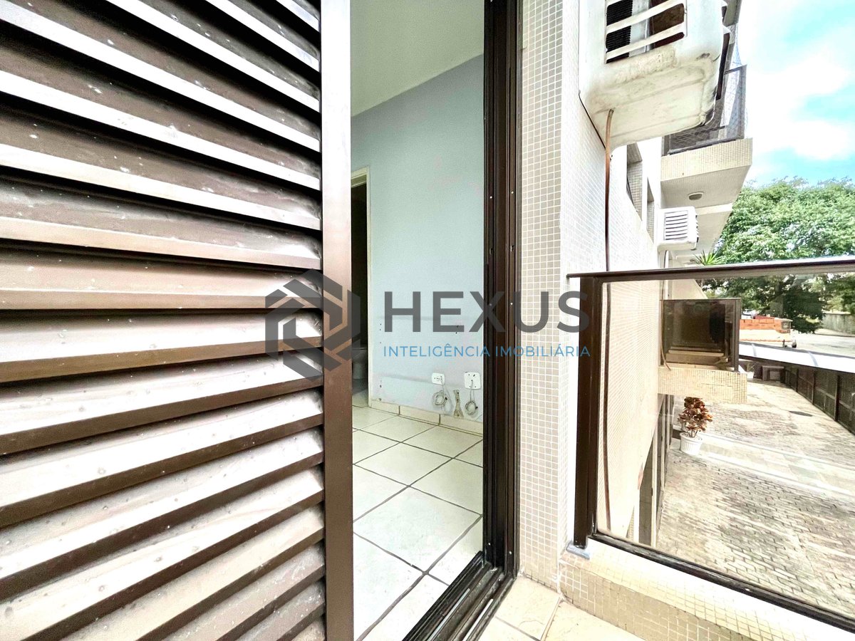 Foto 22 de Apartamento com varanda e vista livre na Praia do Tombo, Guaruja | Hexus