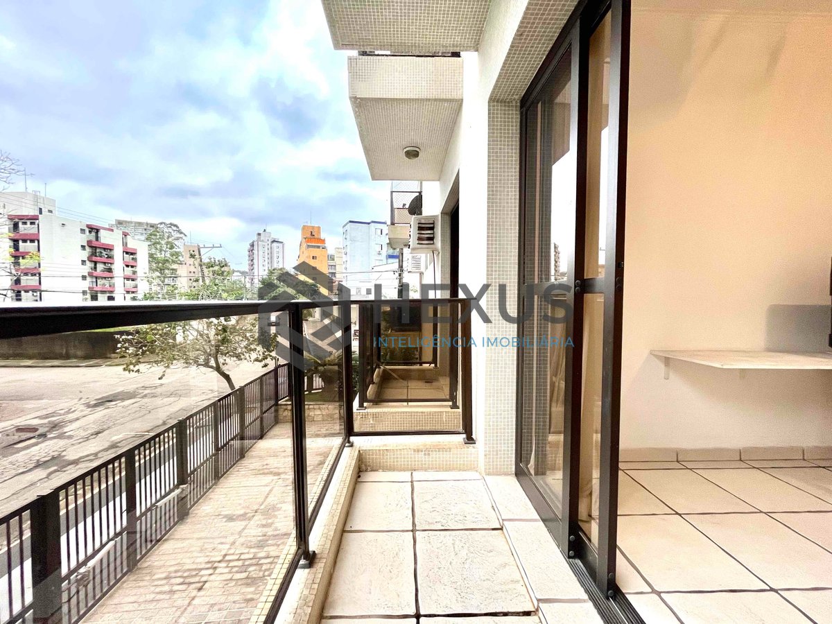Foto 6 de Apartamento com varanda e vista livre na Praia do Tombo, Guaruja | Hexus