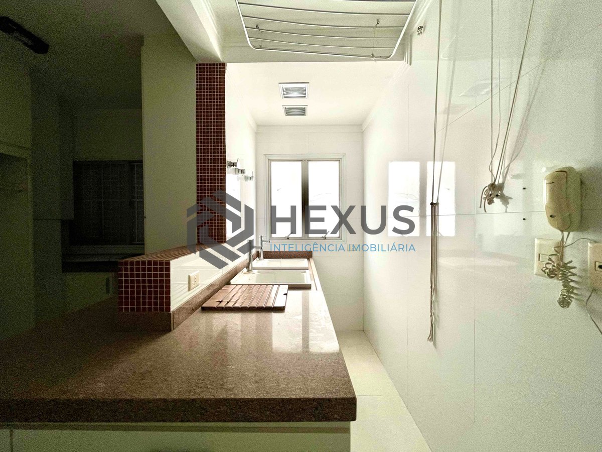 Foto 30 de Apartamento com varanda e vista mar a duas quadras da Praia das Pitangueiras, Guarujá-SP - 3 Quartos (1 Suíte), 2 Vagas | Hexus Inteligência Imobiliária