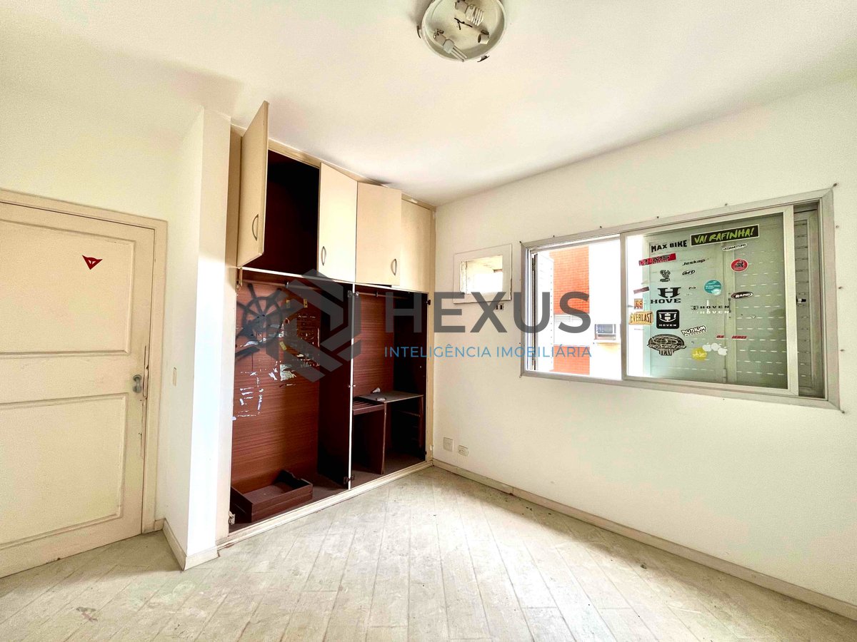 Foto 18 de Apartamento com varanda, vista mar e lazer a duas quadras da Praia das Pitangueiras, Guaruja