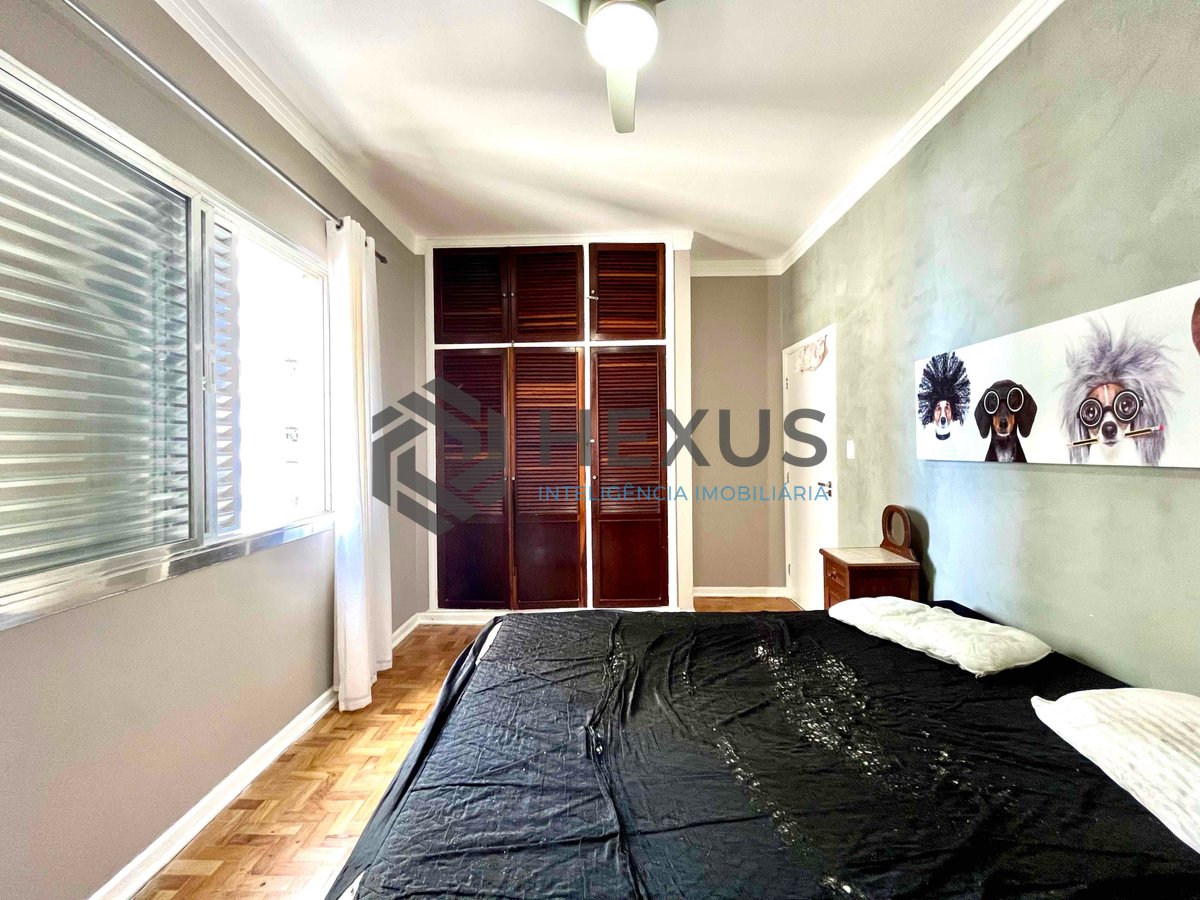 Foto 11 de Apartamento reformado com varanda na quadra mar da Praia das Pitangueiras, Guaruja