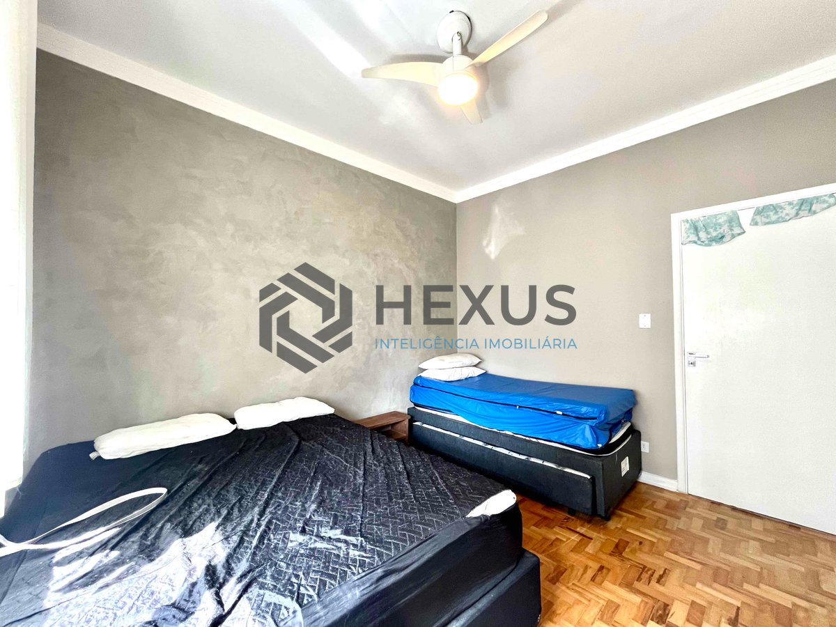 Foto 12 de Apartamento reformado com varanda na quadra mar da Praia das Pitangueiras, Guaruja