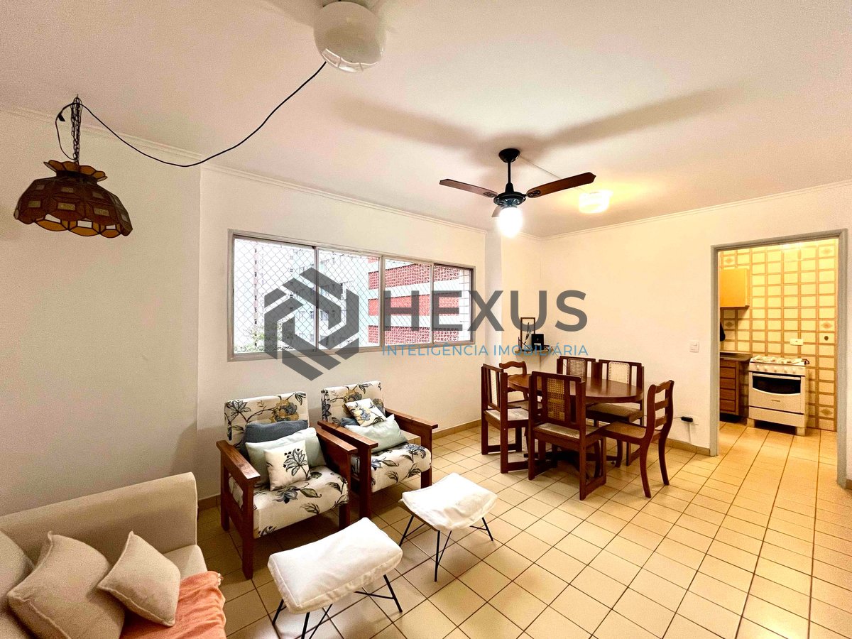 Foto 2 de Apartamento com varanda e vista livre a uma quadra da Praia das Pitangueiras, Guaruja