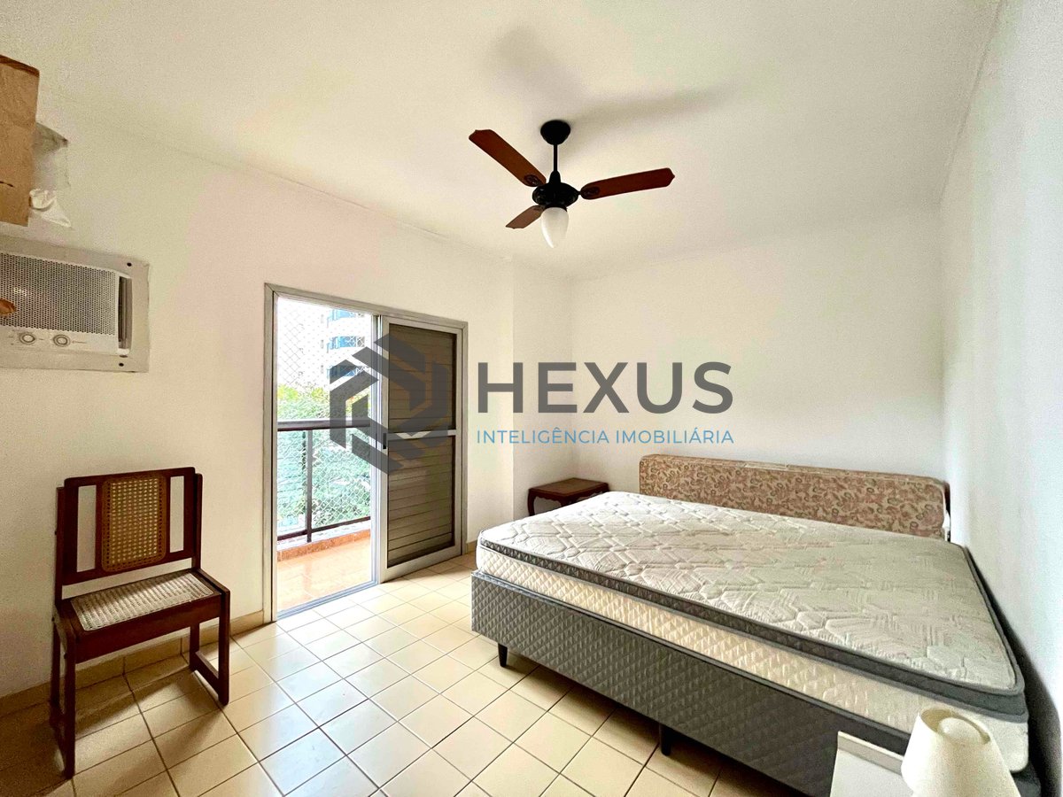 Foto 5 de Apartamento com varanda e vista livre a uma quadra da Praia das Pitangueiras, Guaruja