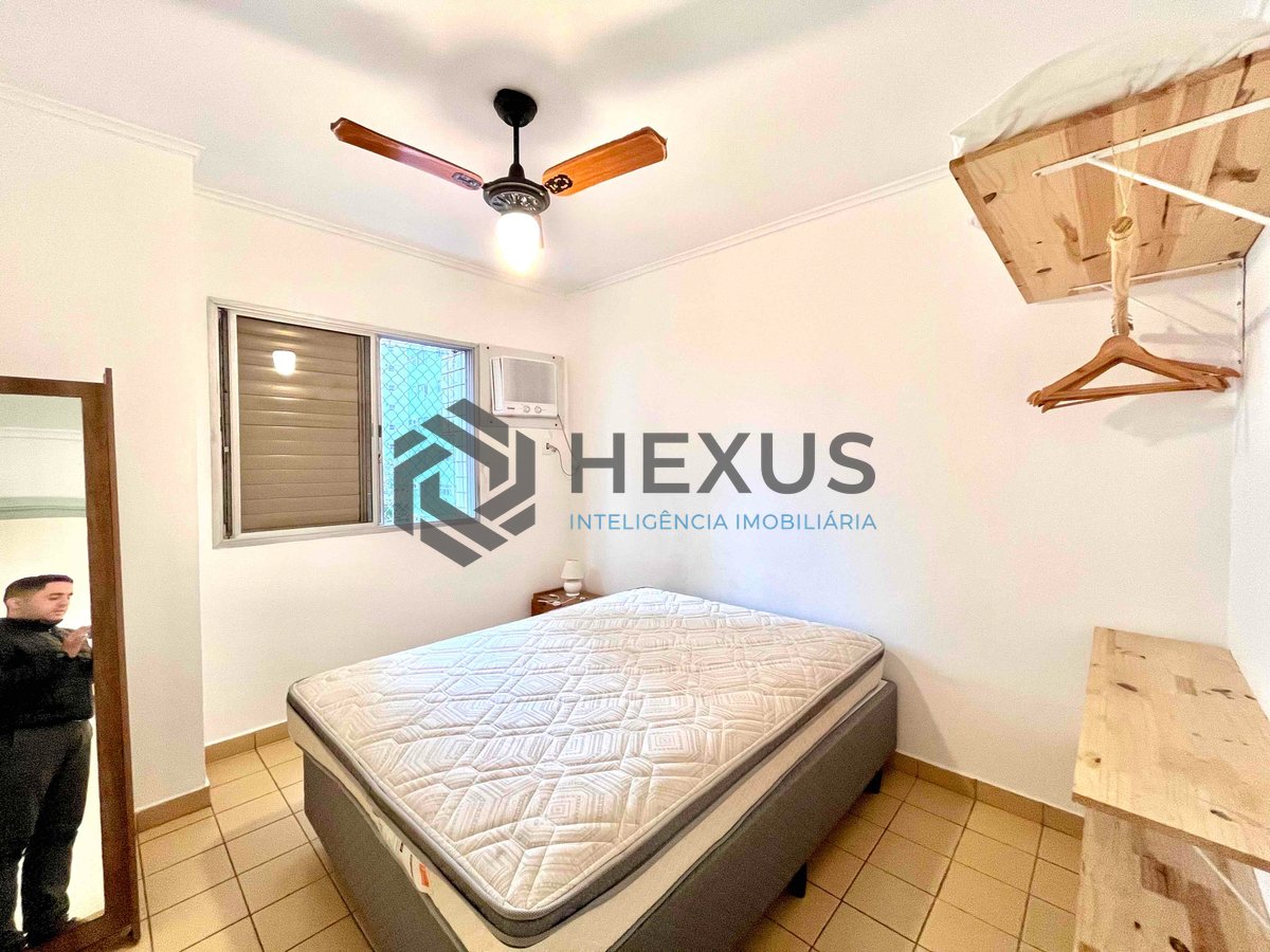 Foto 10 de Apartamento com varanda e vista livre a uma quadra da Praia das Pitangueiras, Guaruja