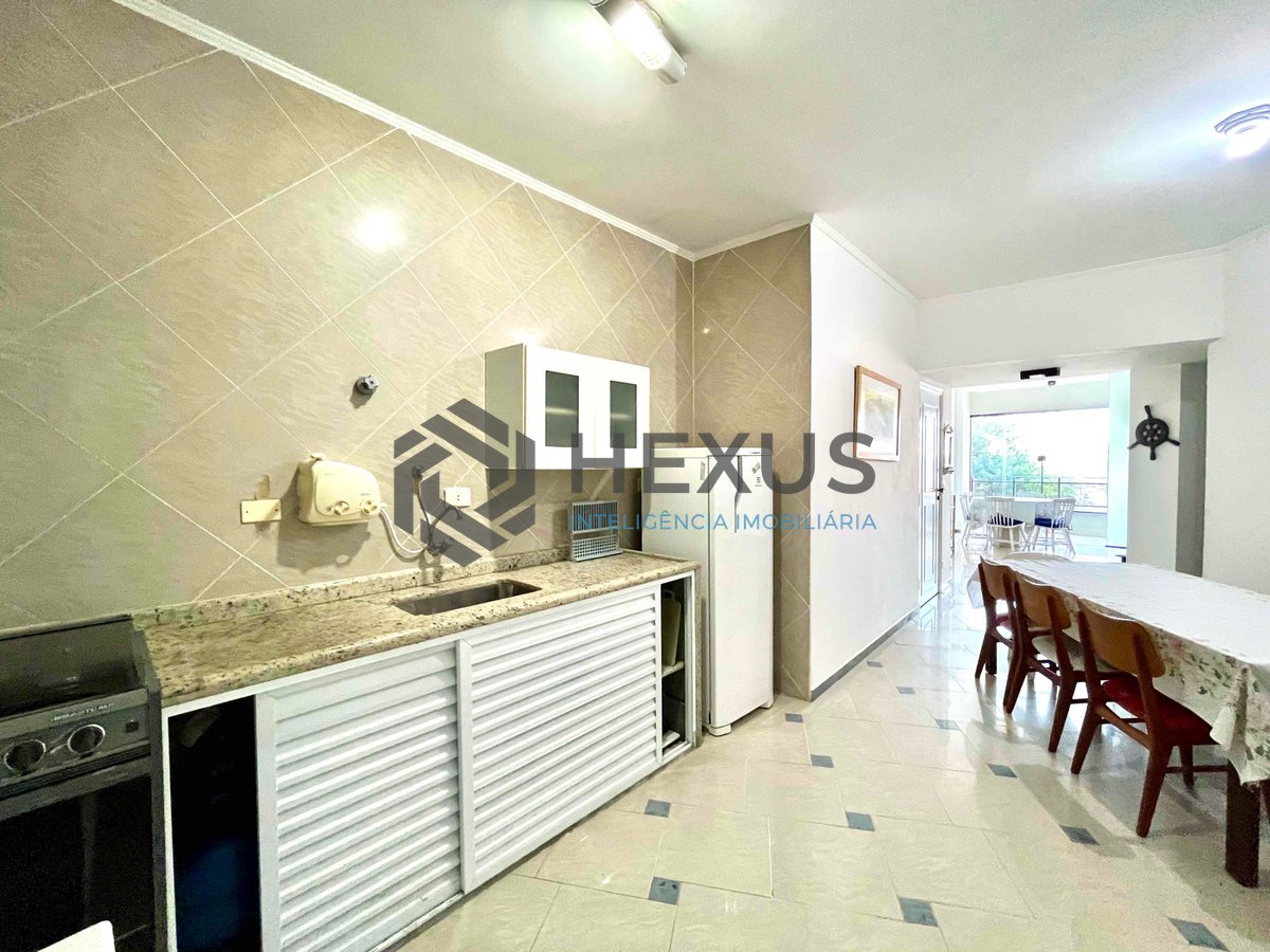 Foto 18 de Apartamento com varanda vista mar e lazer na beira mar da praia nas Pitangueiras, Guarujá