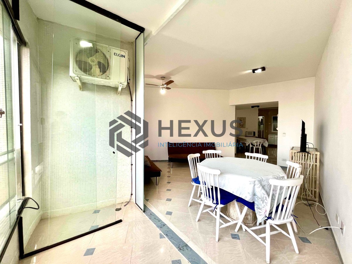 Foto 5 de Apartamento com varanda vista mar e lazer na beira mar da praia nas Pitangueiras, Guarujá