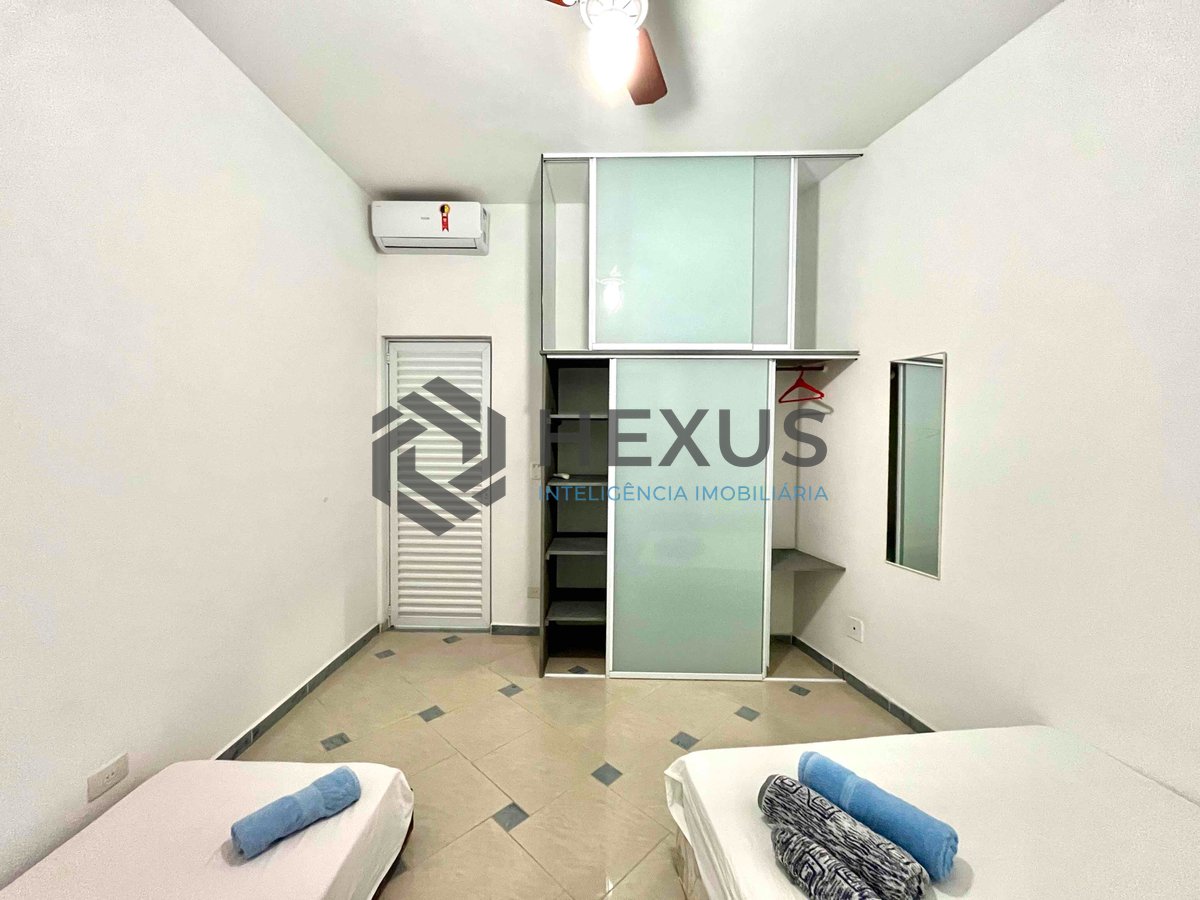 Foto 9 de Apartamento com varanda vista mar e lazer na beira mar da praia nas Pitangueiras, Guarujá