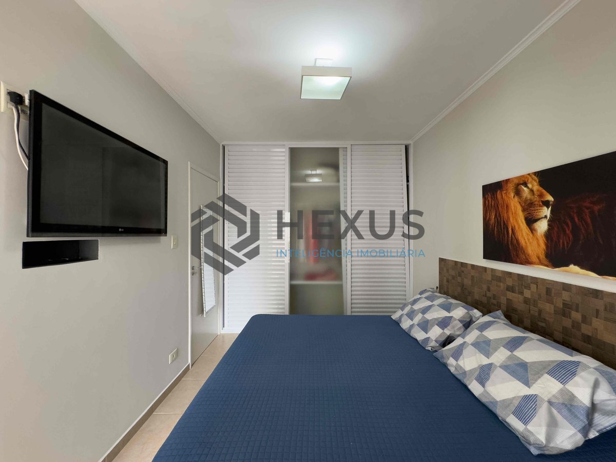 Foto 12 de Apartamento com varanda e vista mar a duas quadras da Praia das Pitangueiras, Guaruja