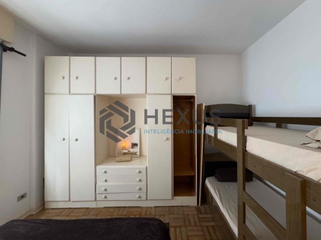 Foto 8 de Apartamento a 200m da Praia das Pitangueiras, Guaruja
