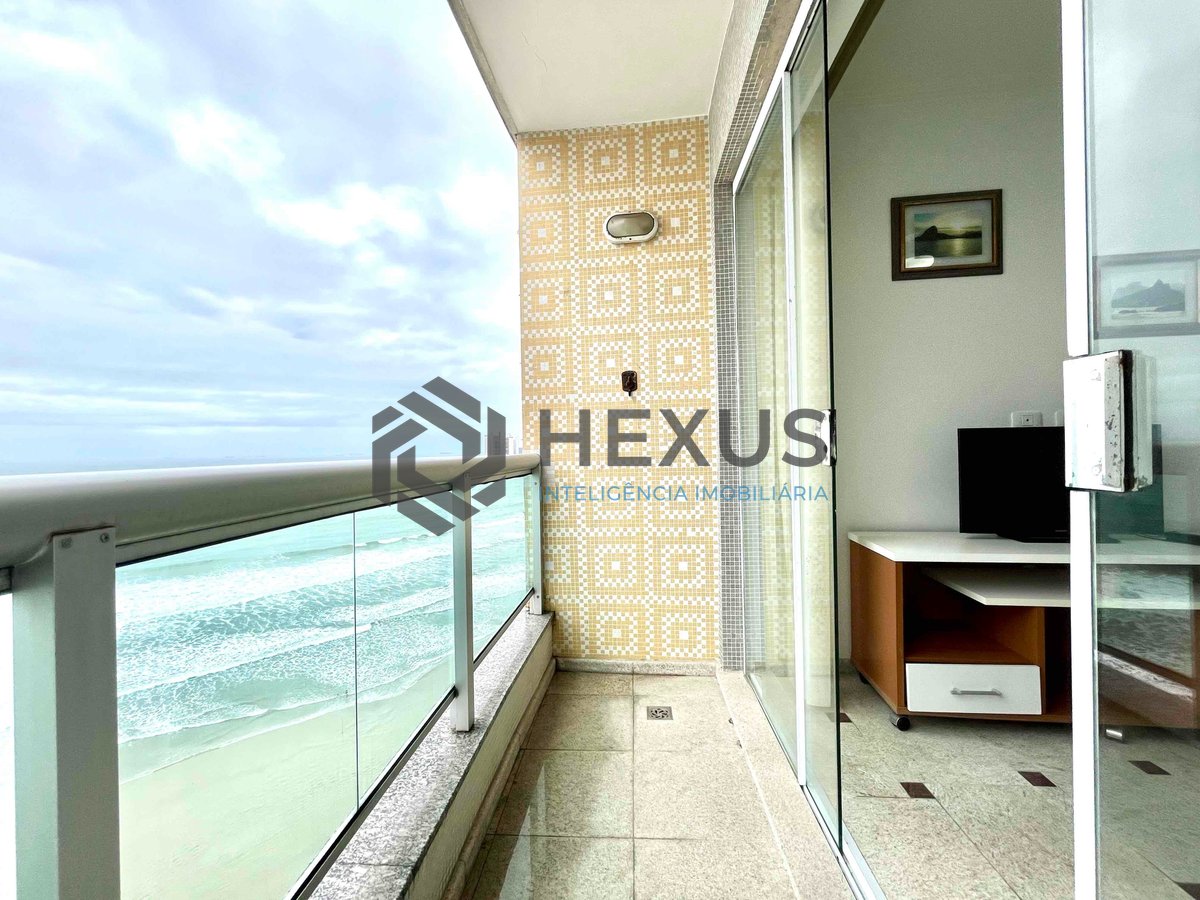 Foto 8 de Apartamento frente mar com varanda vista mar na Praia das Pitangueiras, Guaruja
