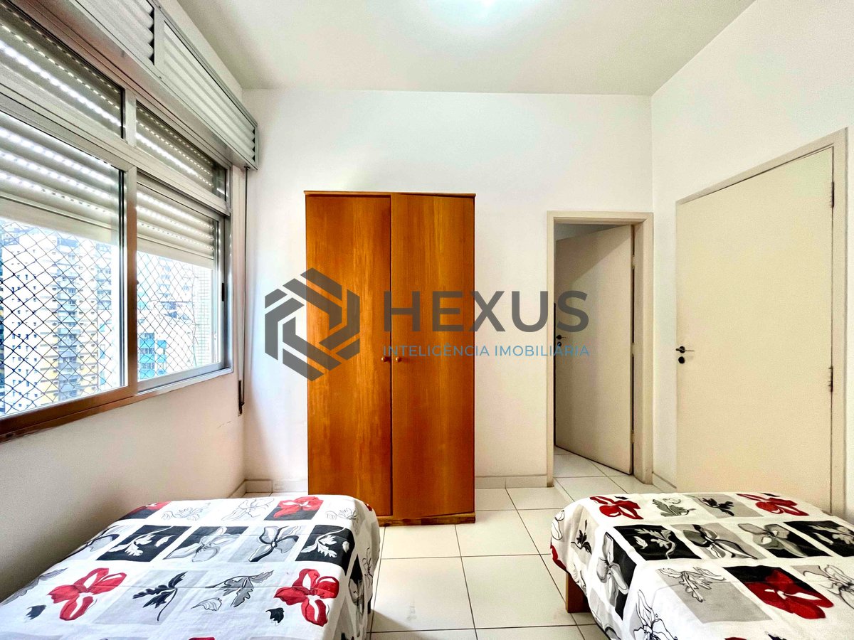 Foto 19 de Apartamento frente mar com varanda e vista mar na Praia das Pitangueiras, Guaruja