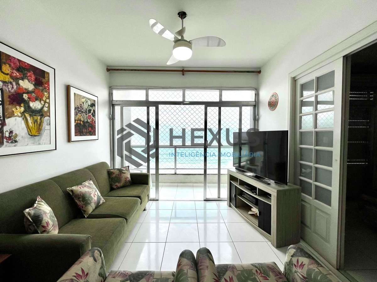 Foto 3 de Apartamento frente mar com varanda e vista mar na Praia das Pitangueiras, Guaruja