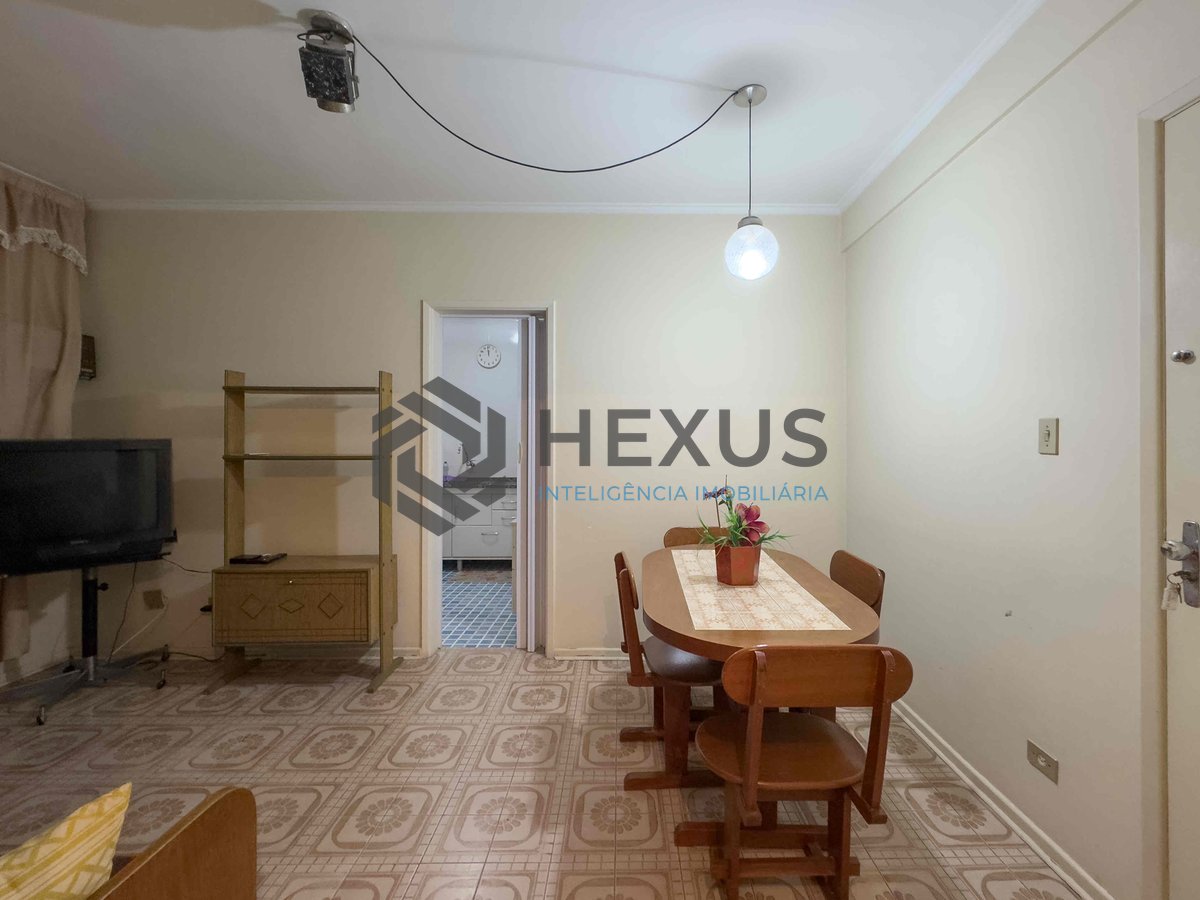 Foto 4 de Apartamento com varanda e vista livre a duas quadras da Praia das Pitangueiras, Guaruja