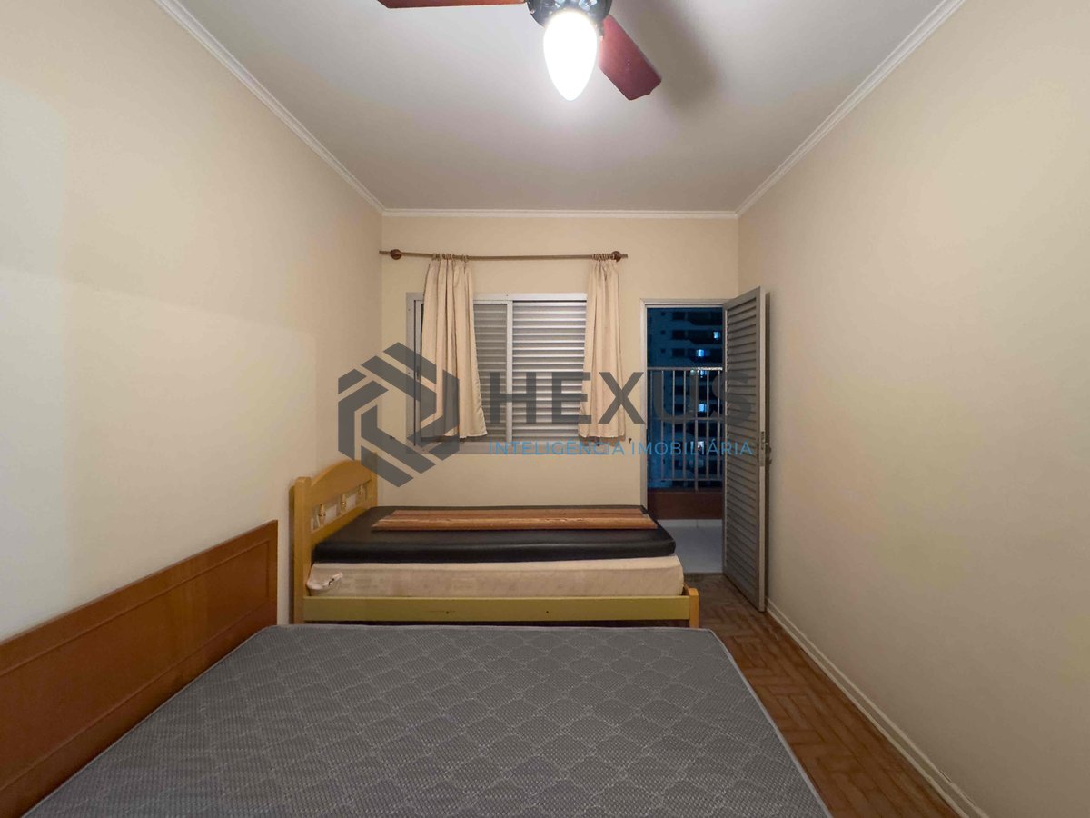 Foto 8 de Apartamento com varanda e vista livre a duas quadras da Praia das Pitangueiras, Guaruja