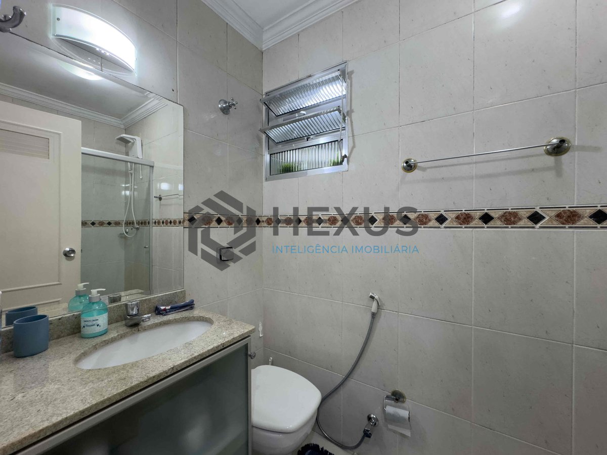 Foto 24 de Apartamento com varanda, reformado, vista mar a uma quadra da Praia das Pitangueiras, Guarujá-SP - 2 Quartos (1 Suíte), 1 Vaga | Hexus Inteligência Imobiliária