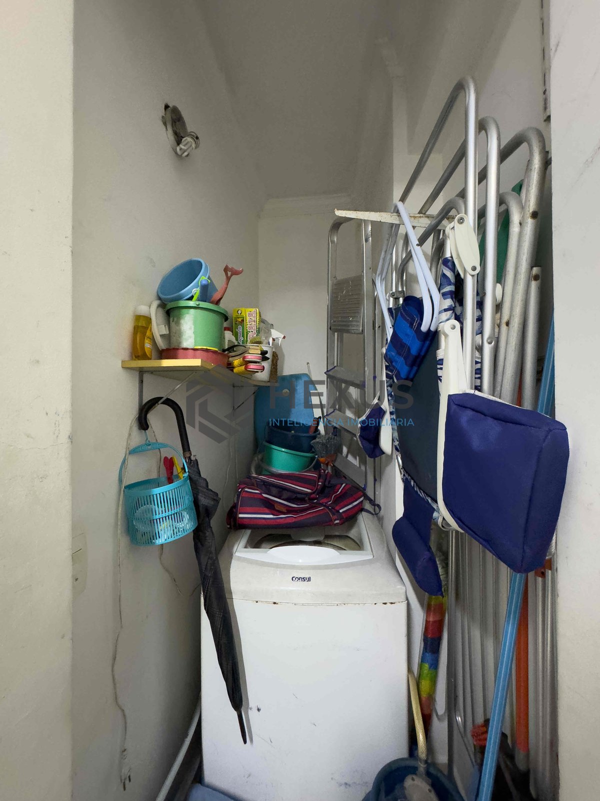 Foto 29 de Apartamento com varanda, reformado, vista mar a uma quadra da Praia das Pitangueiras, Guarujá-SP - 2 Quartos (1 Suíte), 1 Vaga | Hexus Inteligência Imobiliária