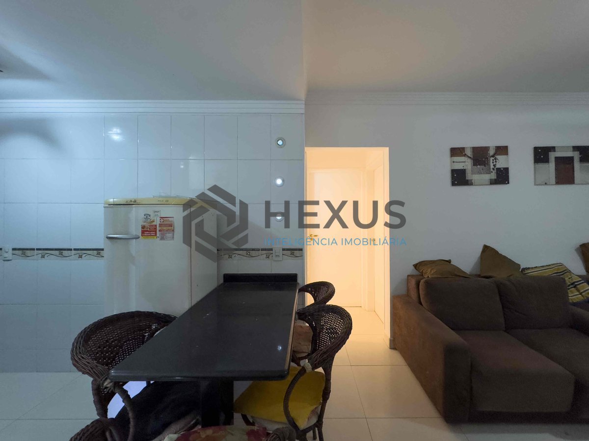 Foto 4 de Apartamento a uma quadra da Praia das Pitangueiras, Guarujá-SP - 2 Quartos (1 Suíte) | Hexus Inteligência Imobiliária