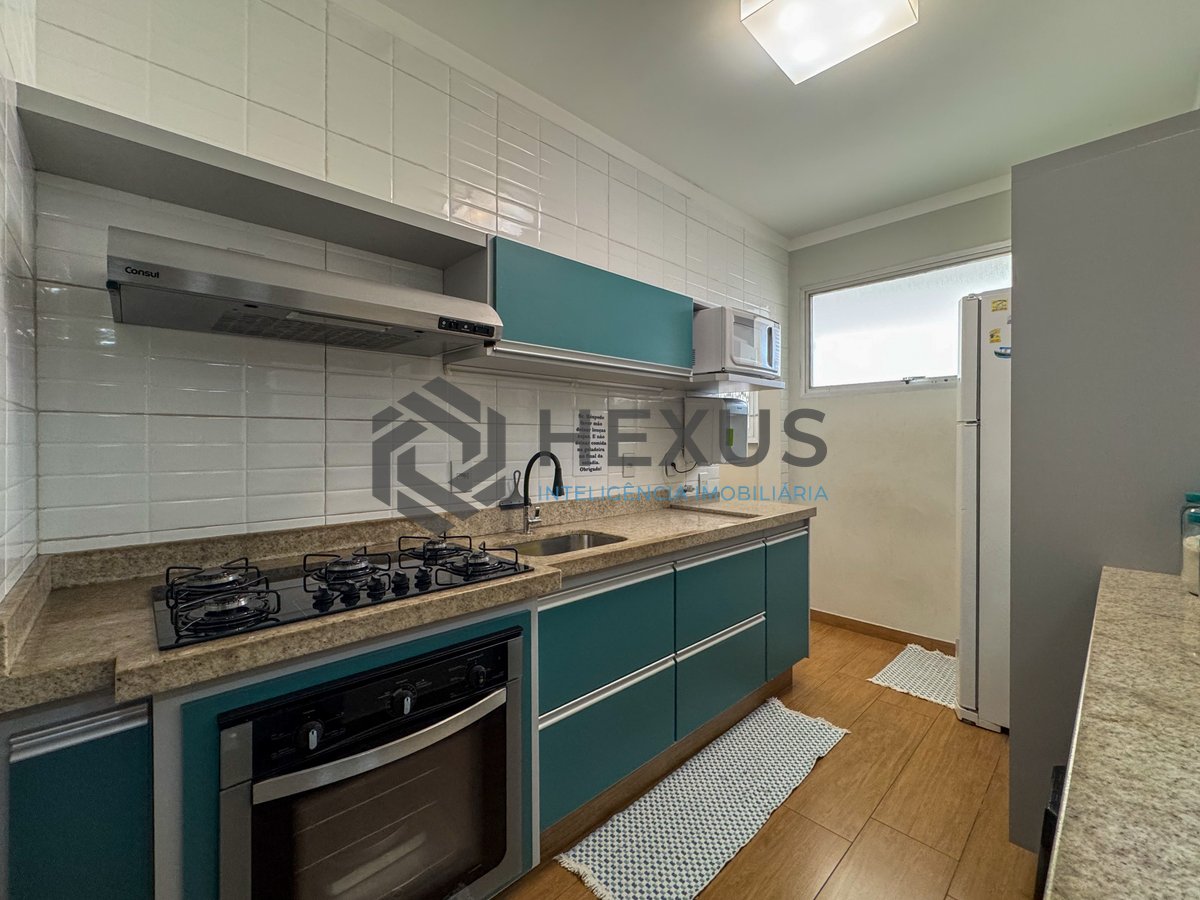 Foto 11 de Apartamento reformado com varanda a uma quadra da Praia das Pitangueiras, Guaruja