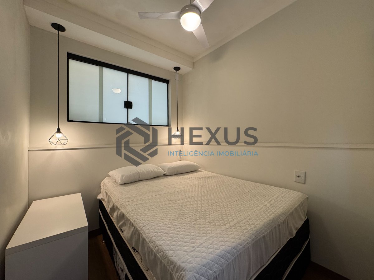 Foto 21 de Apartamento reformado com varanda a uma quadra da Praia das Pitangueiras, Guaruja