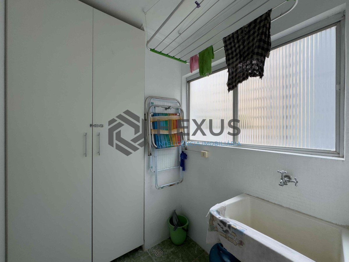Foto 14 de Apartamento com varanda a duas quadras da Praia das Pitangueiras, Guarujá-SP - 1 Quarto, 1 Vaga | Hexus Inteligência Imobiliária